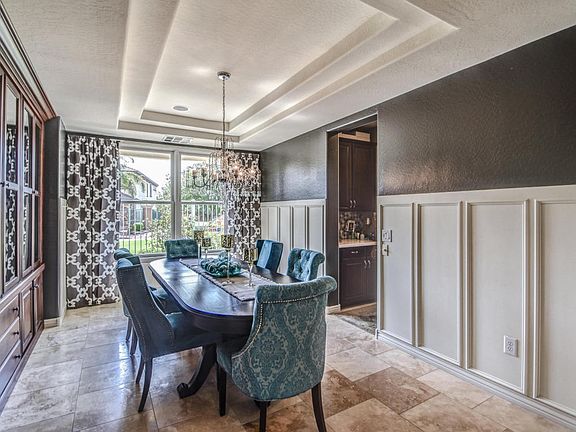 3rd image of 922 E Stoneman Pl