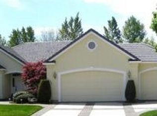 3394 Creek View Dr, Medford, OR 97504