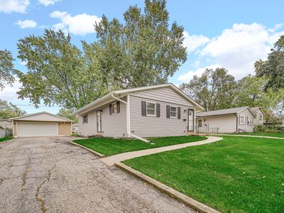 157 Austin Ave, Carpentersville, IL, 60110