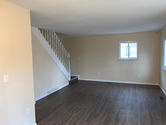4th image of 325 E Madge Ave