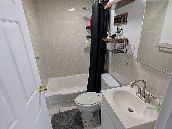 4th image of 4 Ellsworth Ave #32
