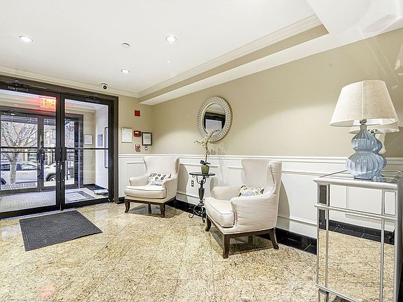 3rd image of 14116 84th Dr APT 5A