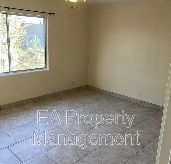 421 Alcazar St SE #1 — Photo 6