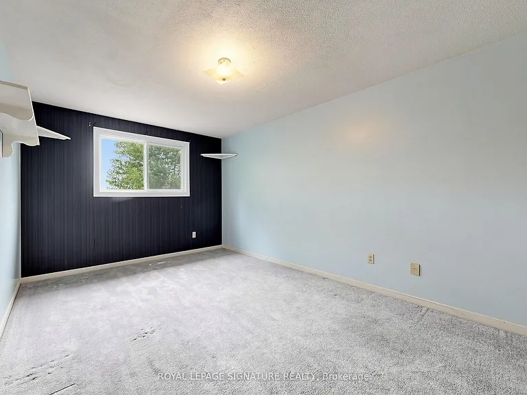 94 Howlett Ave — Photo 33