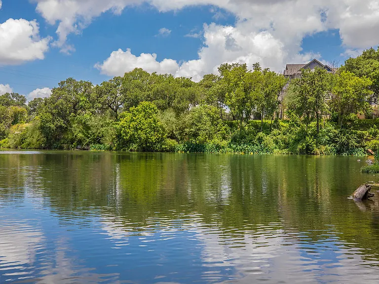Falls Round Rock — Photo 35