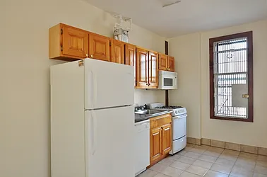 Rented by CITY SKYLINE REALTY INC