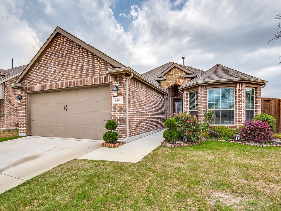 1st image of 200 Noel Dr