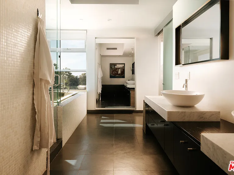 2651 Nichols Canyon Rd — Photo 3
