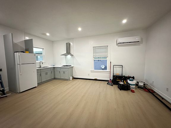 2nd image of 1704 Monroe St #1B