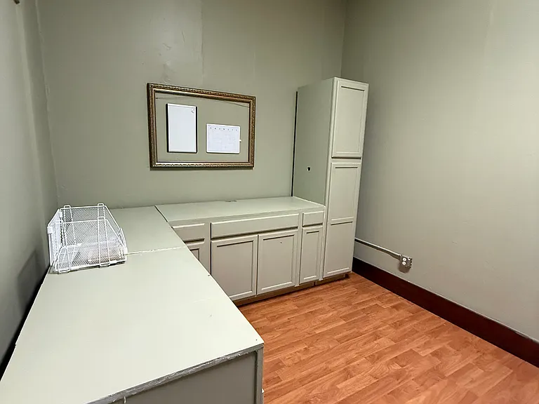 299 W Jefferson Ave — Photo 10