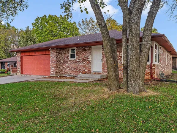 5324 SW 33rd St, Topeka, KS 66614