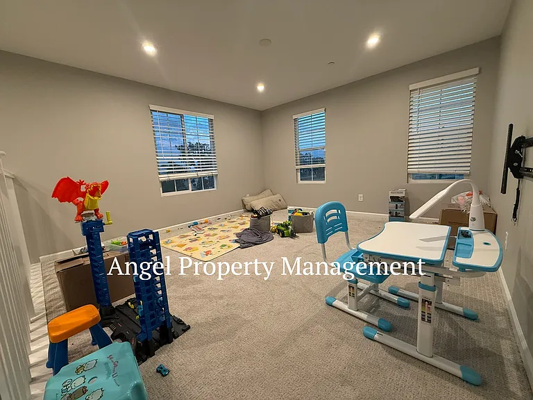 433 Fuchsia Ct — Photo 11