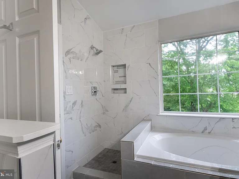 2403 Baikal Loop — Photo 31