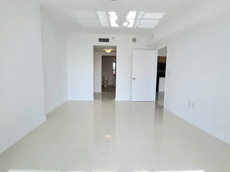 1750 N Bayshore Dr #5411 — Photo 21