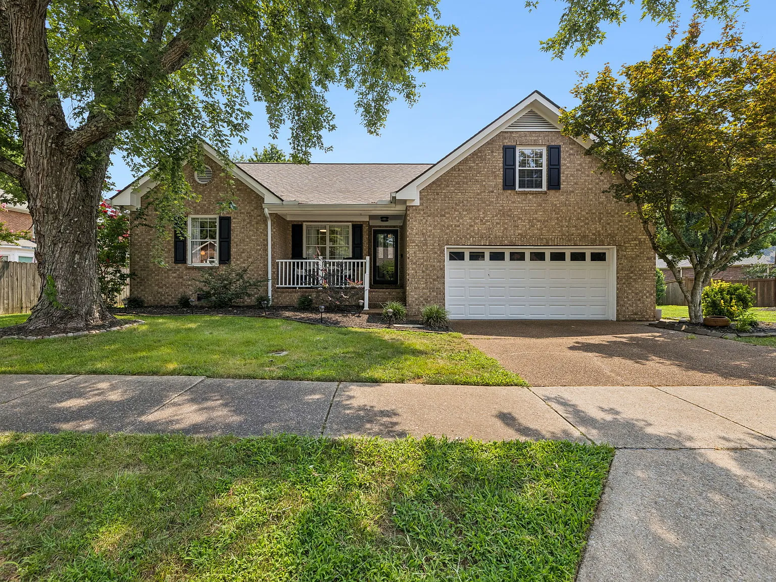 3 bed, 2149 sqft, $4,600 — Photo 3