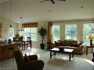 3rd image of 1 Fox Hollow Dr