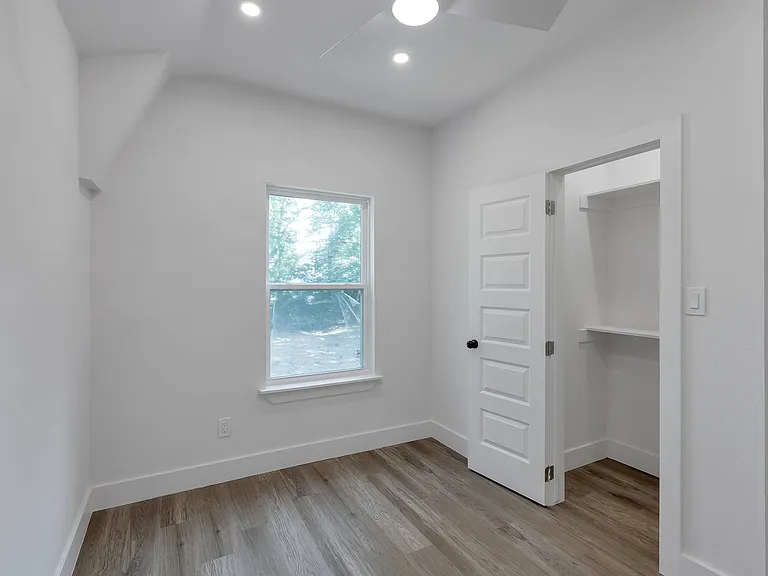 1023 Strickland St — Photo 11