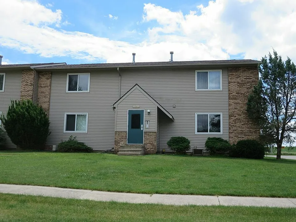 4932 Dubois Dr