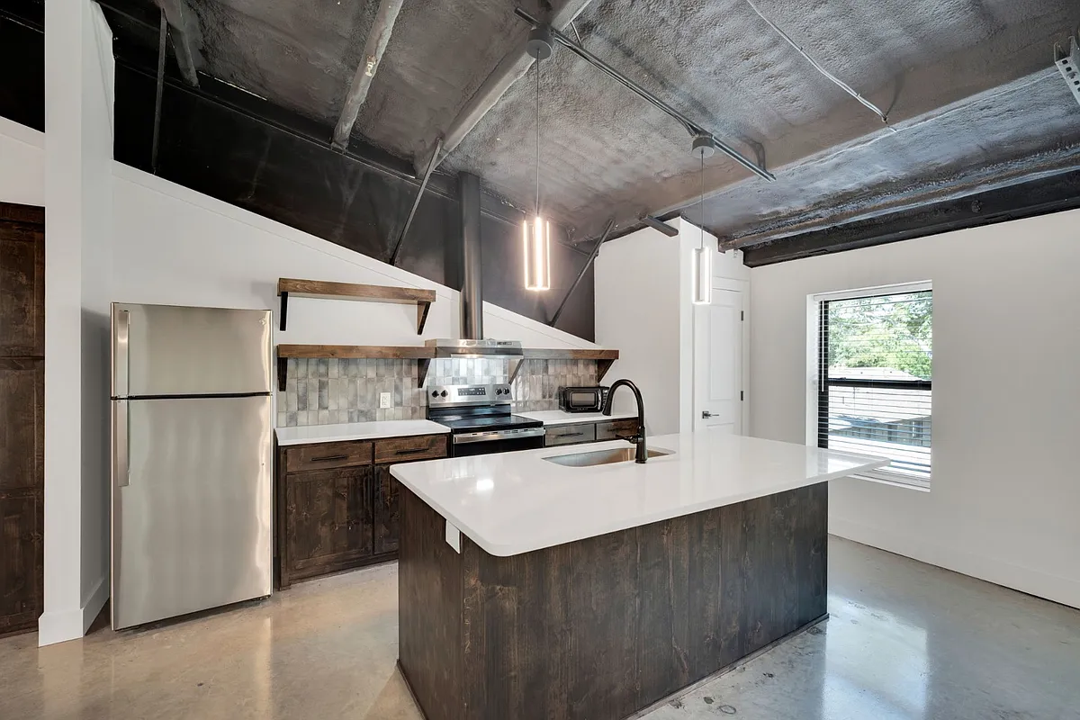Unit Photo - 301 W Main St #256