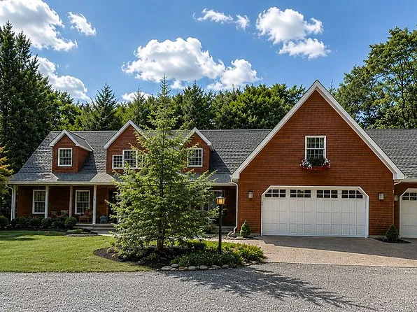 2788 Madonna Dr, Eden, NY 14057