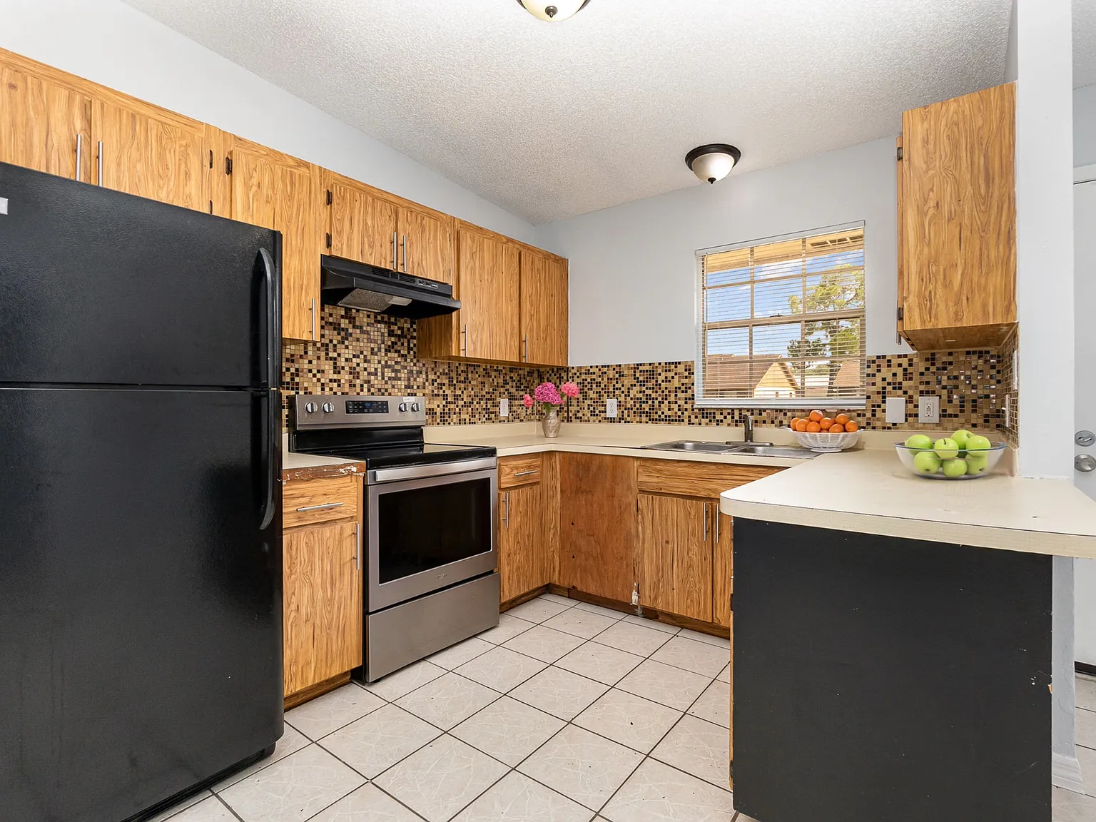 2 bed, 998 sqft, $1,545 — Photo 2