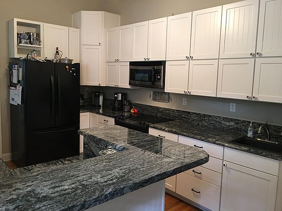 5th image of 2849 Ionic Ave