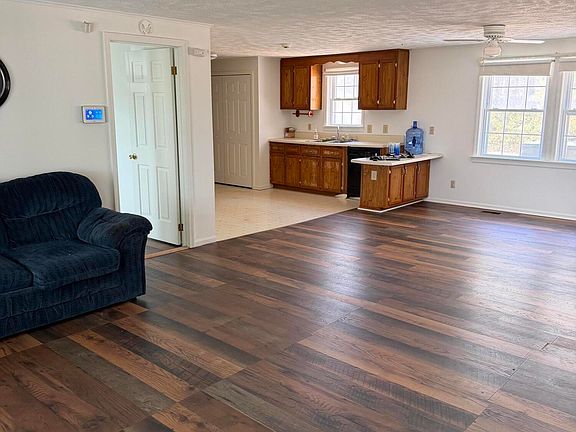 3rd image of 195 Firetower Road