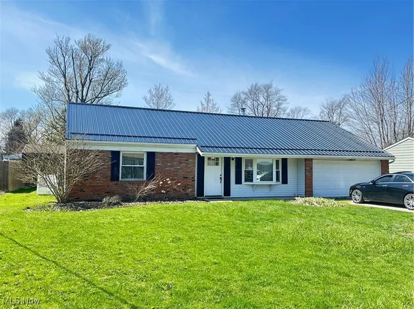 1166 Cloverleigh Dr, Madison, OH 44057