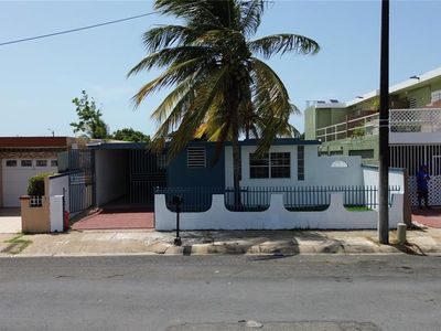 Calle 4 #F-27, Carolina, PR, 00985
