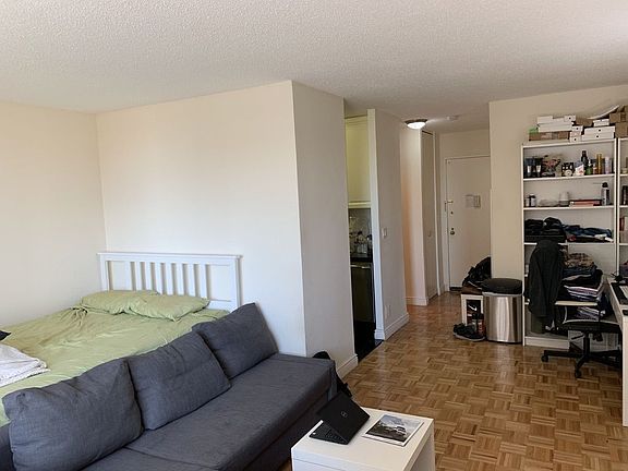 3rd image of 205 E 95th St APT 8L