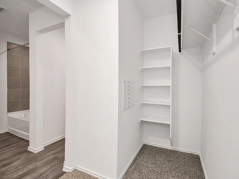24430 Elmwood Falls Dr — Photo 22