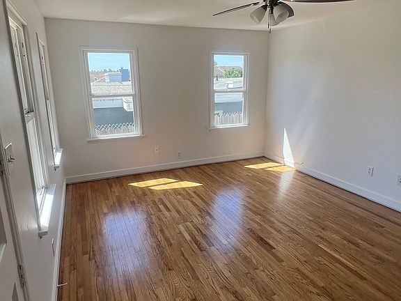2nd image of 26 Plymouth Dr #224