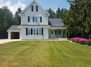 324 S Calumet Dr, Valders, WI 54245