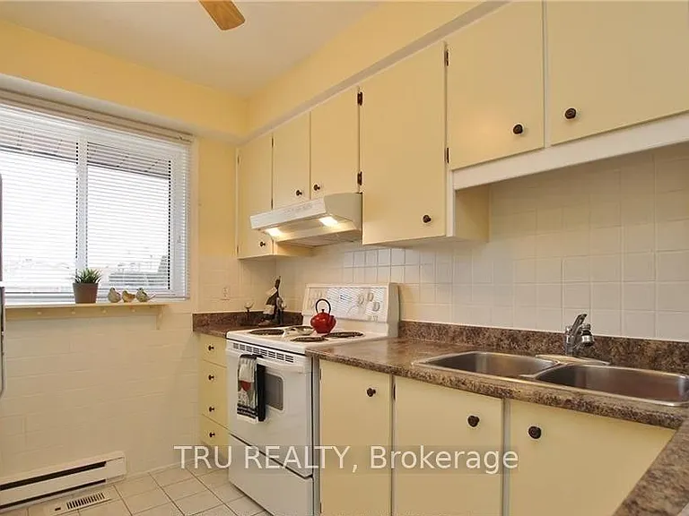 302 Craig Henry Dr #B — Photo 4