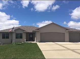2911 Masters Ave, Yankton, SD 57078