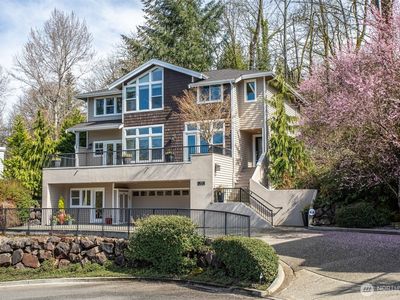 4010 Lake Washington Boulevard SE, Bellevue, WA, 98006