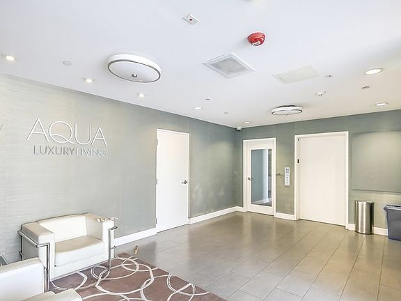 2nd image of 214 S Alexandria Ave #405