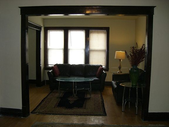 3rd image of 3922 S Artesian Ave