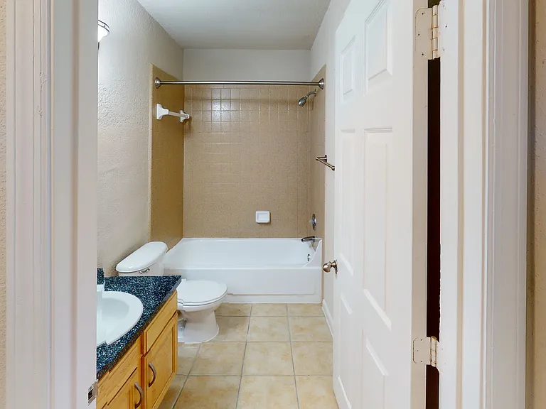 Altamira Place Apartment Homes — Photo 134