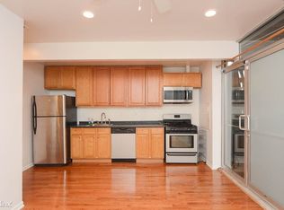 1450 W Blackhawk St, Chicago, IL 60642