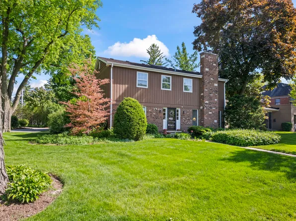 512 S Bristol Ln, Arlington Heights, IL 60005