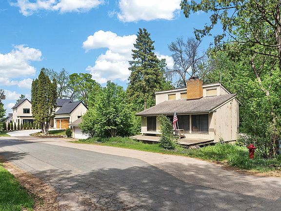 2nd image of 3114 Brooks Ln