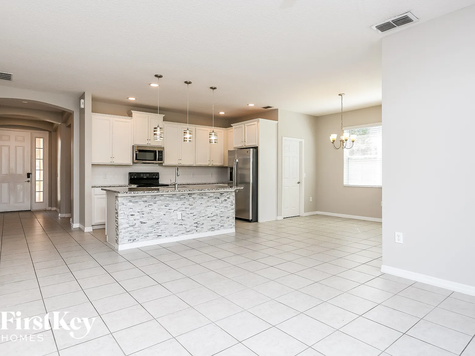 4 bed, 2.0 bath, 1814 sqft, $2,655 — Photo 4