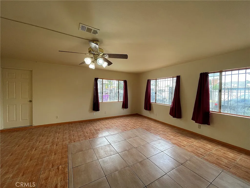 2 bed, 1200 sqft, $2,350 — Photo 2