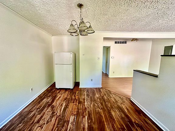 5th image of 110 E 40th St #3