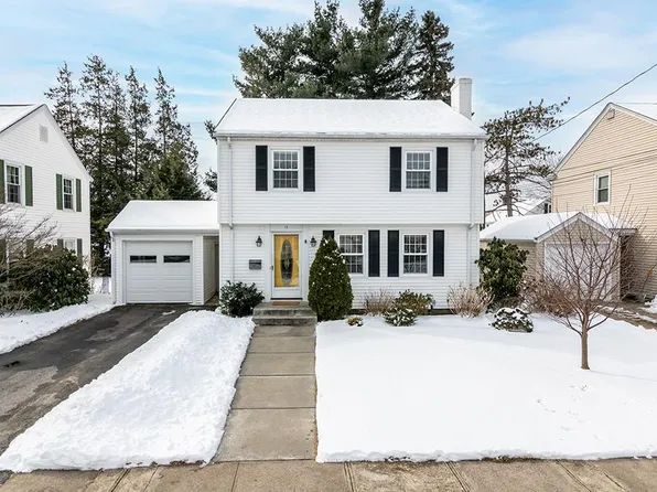 11 Bradford Rd, Cranston, RI 02910