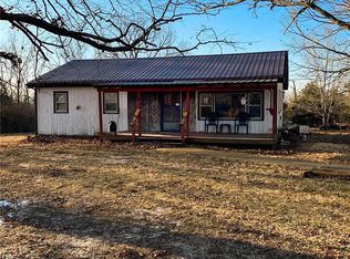 834 Hollingshead Rd, Leasburg, MO 65535