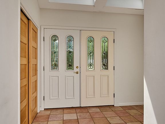 4th image of 15 Red Fox Ln
