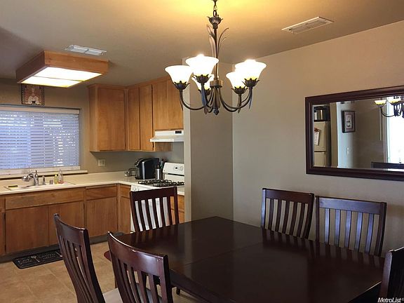 3rd image of 1432 Towse Dr