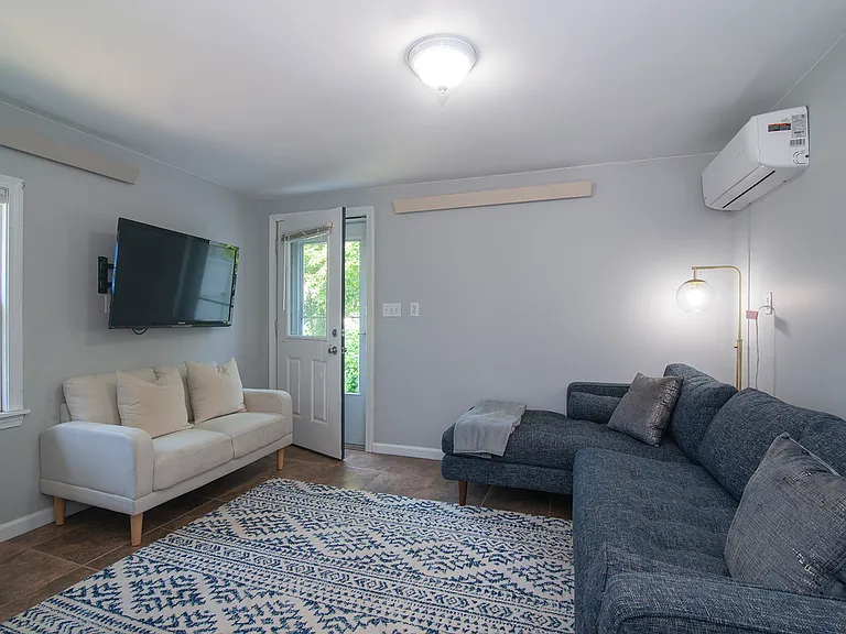 12 Middlefield St — Photo 20